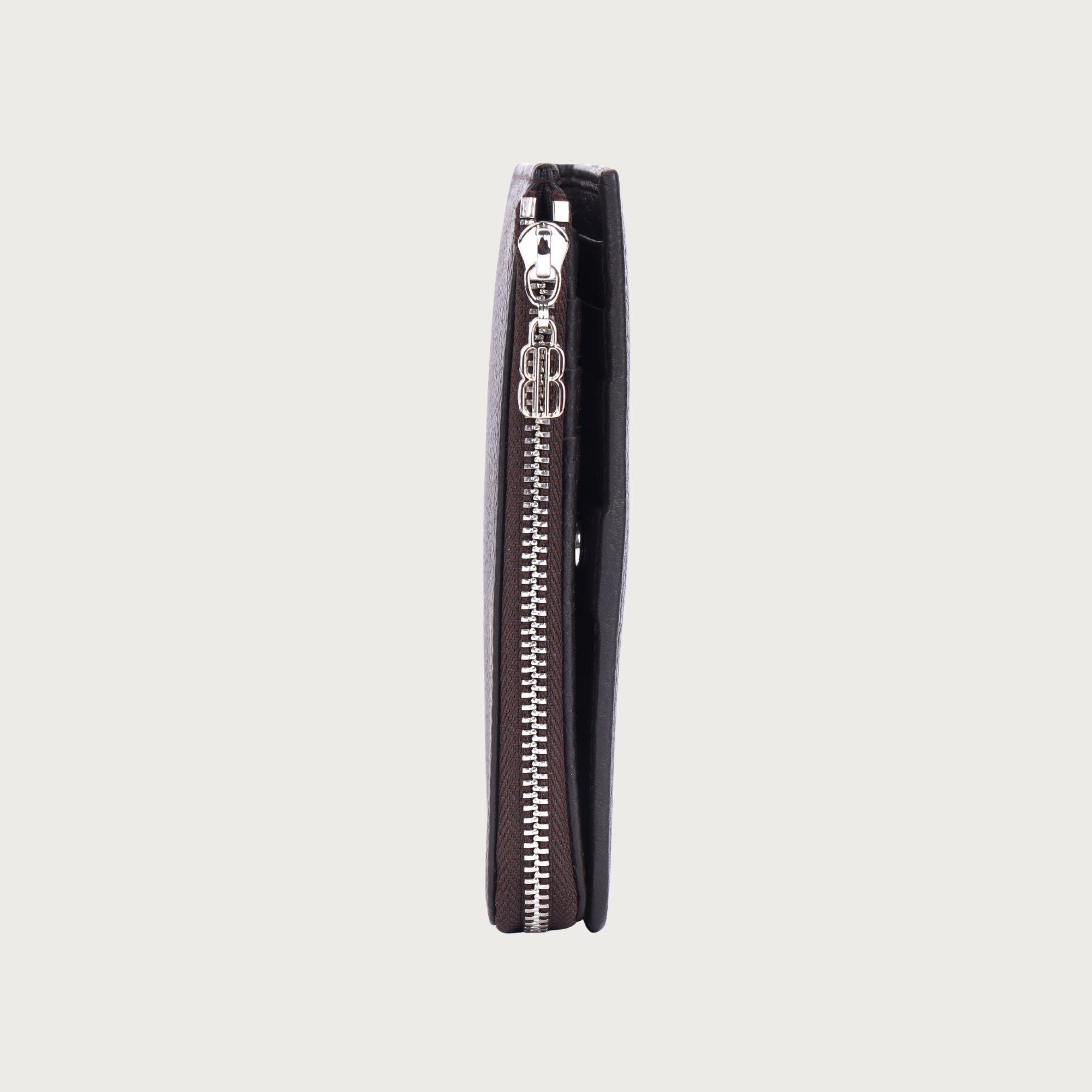 The Essentialist Wallet