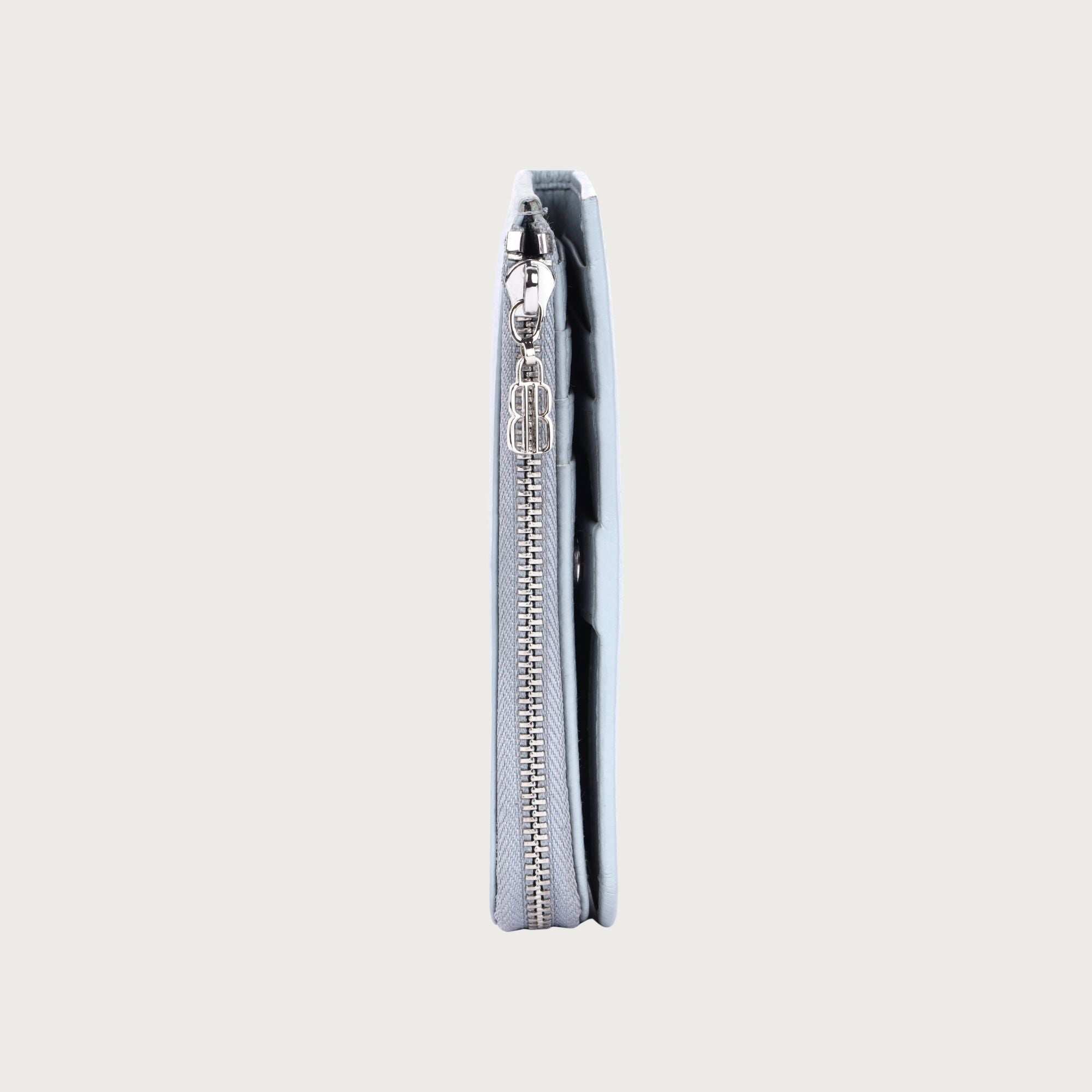 The Essentialist Wallet